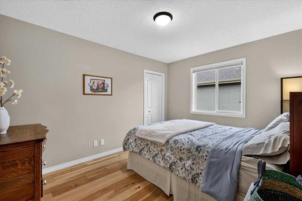 174 Cranridge Terrace Se, Calgary, AB - Indoor Photo Showing Bedroom