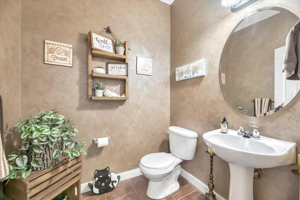 331 Ranch Ridge Meadow, Strathmore, AB - Indoor Photo Showing Bathroom