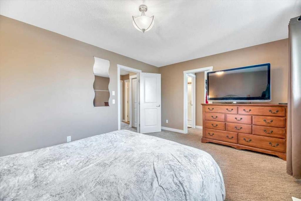 331 Ranch Ridge Meadow, Strathmore, AB - Indoor Photo Showing Bedroom
