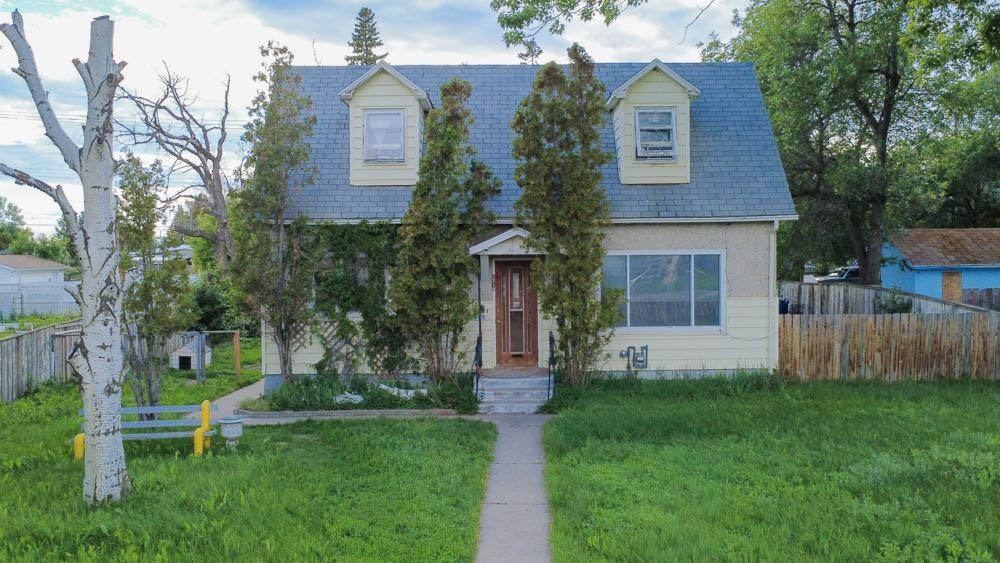 1218 13 Street North, Lethbridge, AB