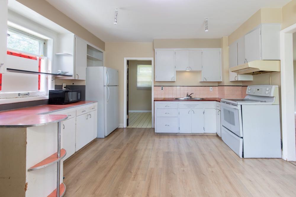 1218 13 Street North, Lethbridge, AB