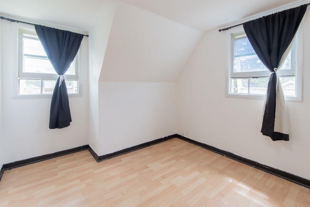 1218 13 Street North, Lethbridge, AB