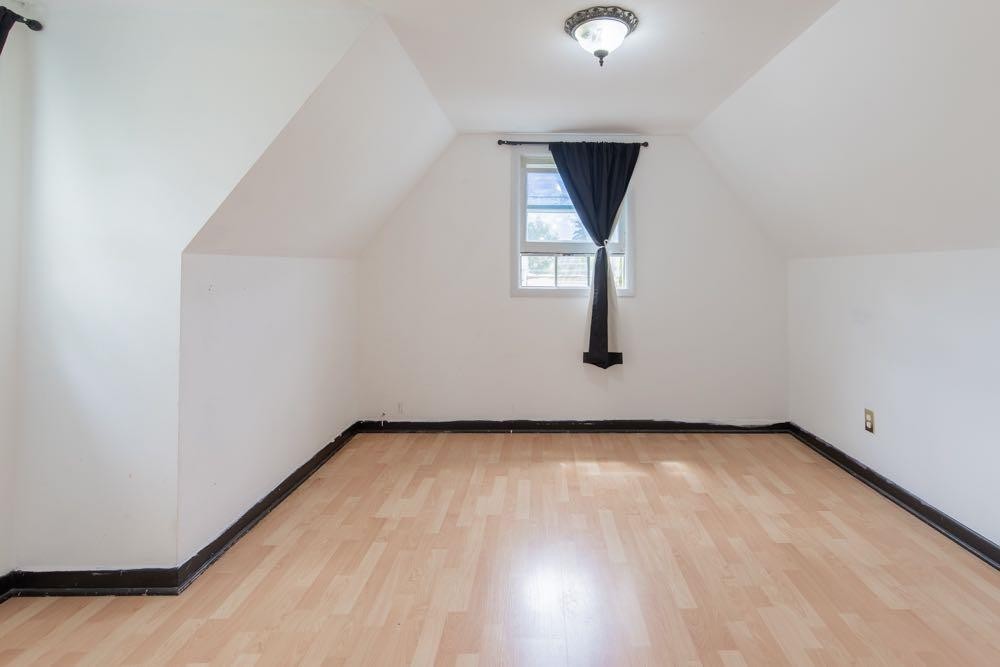 1218 13 Street North, Lethbridge, AB