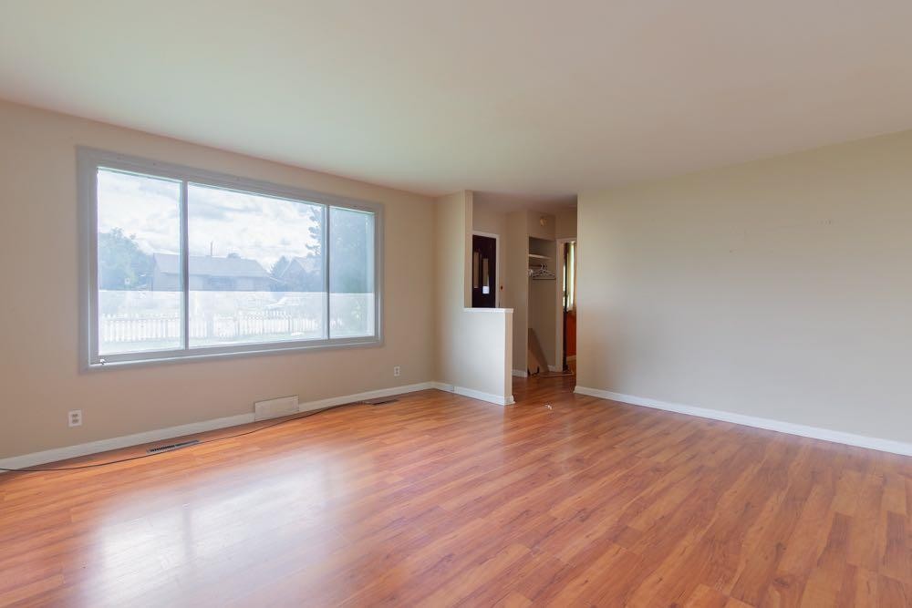 1218 13 Street North, Lethbridge, AB