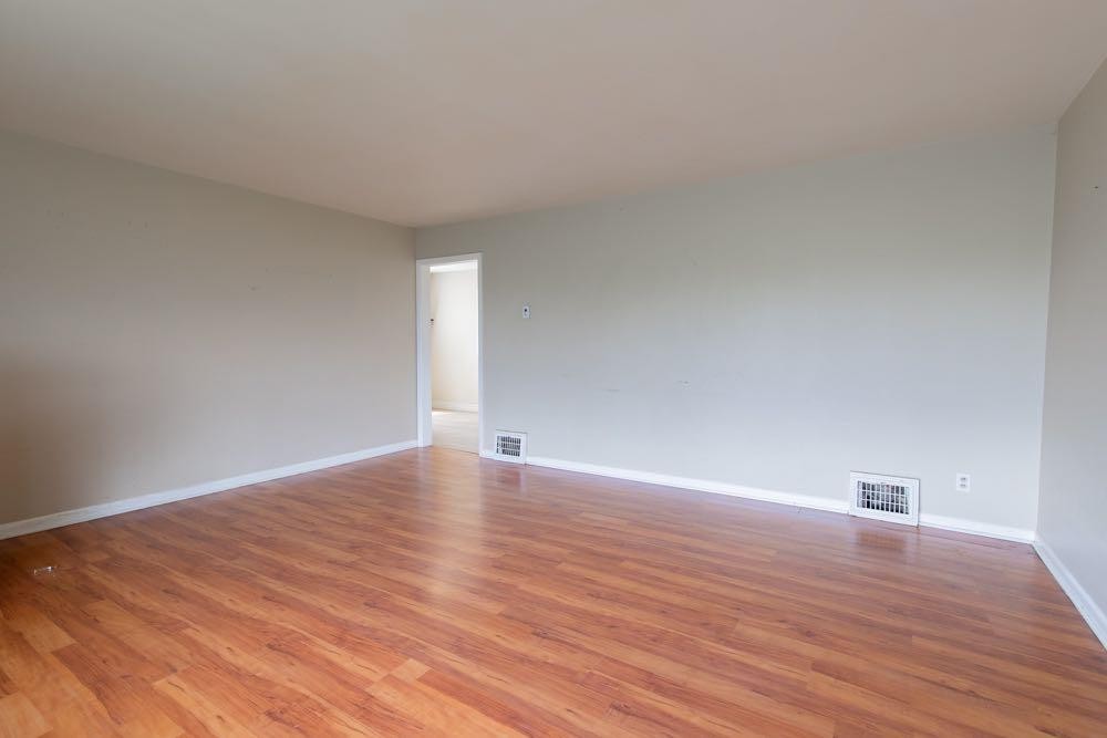 1218 13 Street North, Lethbridge, AB