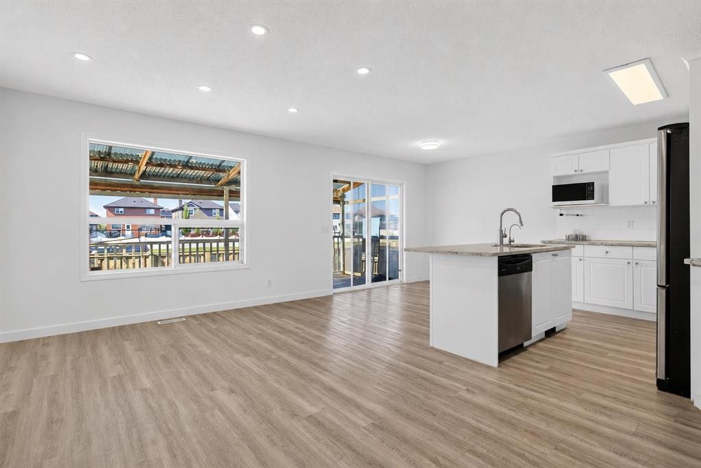 133 Martinvalley Crescent Ne, Calgary, AB - Indoor Photo Showing Kitchen