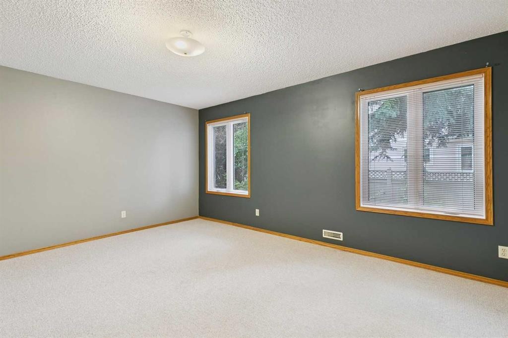 116 Scandia Rise Nw, Calgary, AB - Indoor Photo Showing Other Room