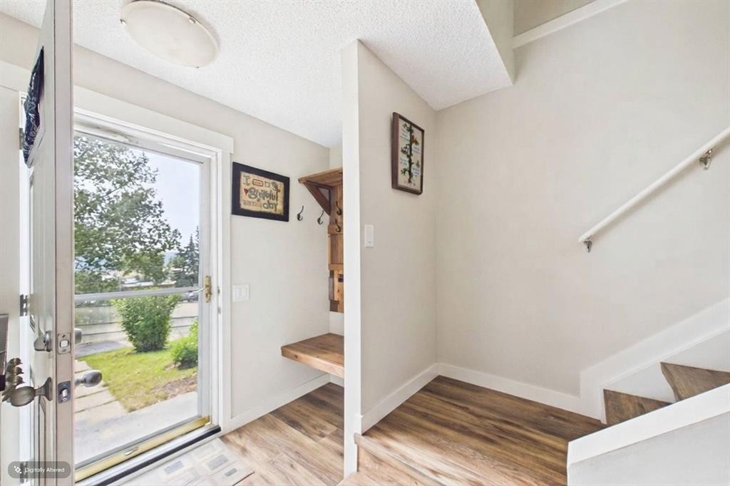 24-800 Bowcroft Place, Cochrane, AB - Indoor Photo Showing Other Room