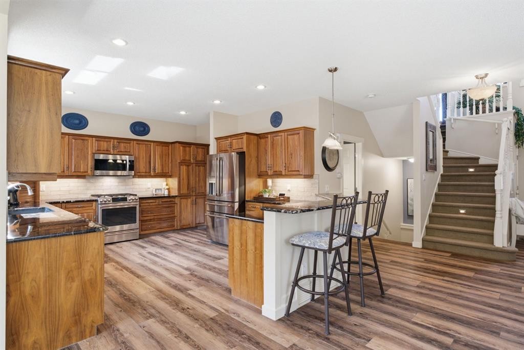 31 Chapala Close Se, Calgary, AB - Indoor Photo Showing Kitchen With Upgraded Kitchen