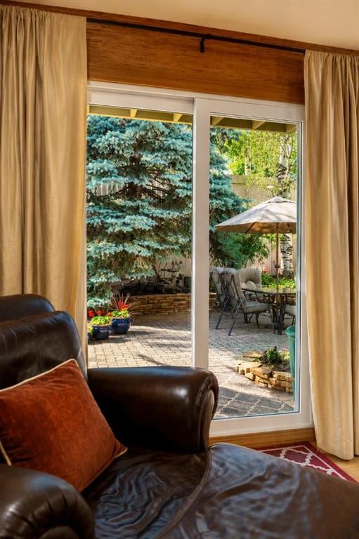 420 Strathcona Drive Sw, Calgary, AB - Indoor