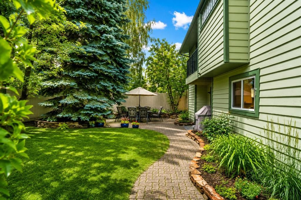 420 Strathcona Drive Sw, Calgary, AB - Outdoor