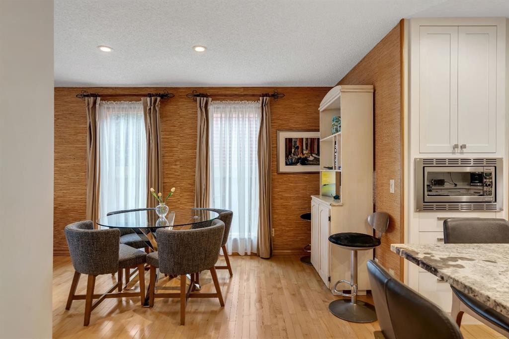 420 Strathcona Drive Sw, Calgary, AB - Indoor