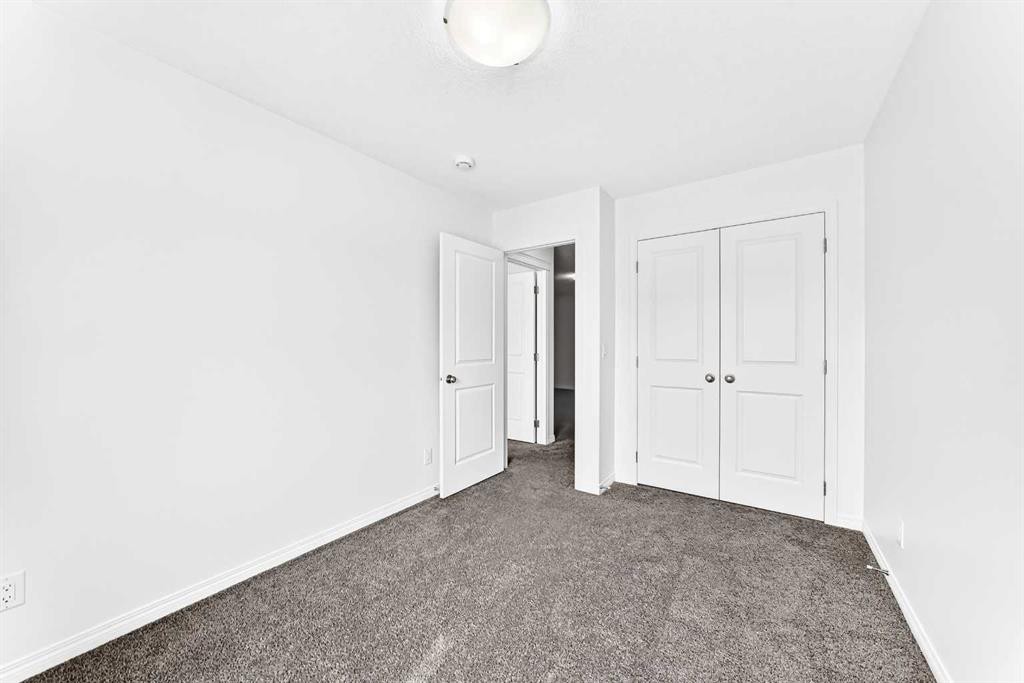 190 Sage Bluff Rise Nw, Calgary, AB - Indoor Photo Showing Other Room