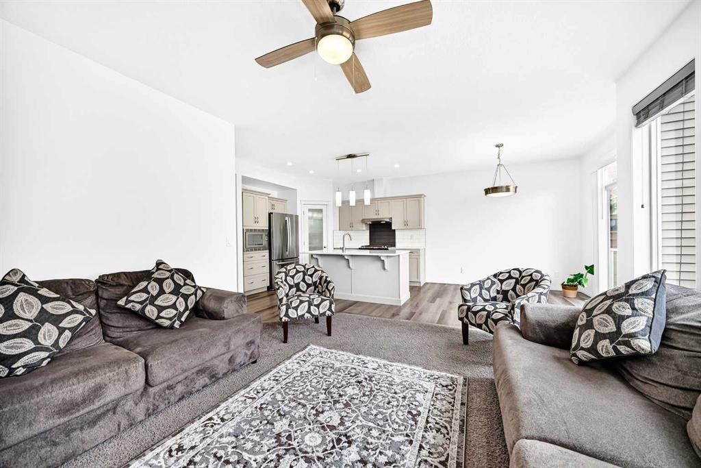 190 Sage Bluff Rise Nw, Calgary, AB - Indoor Photo Showing Living Room