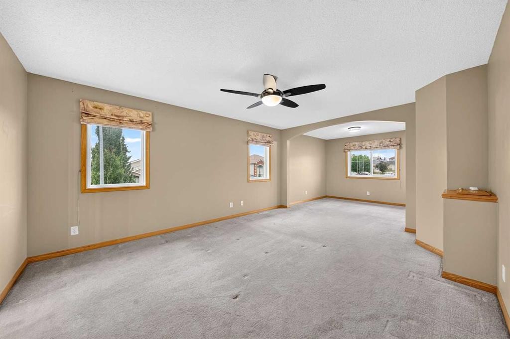 78 Hampstead View Nw, Calgary, AB - Indoor Photo Showing Other Room