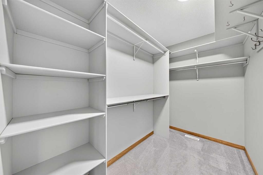 78 Hampstead View Nw, Calgary, AB - Indoor With Storage