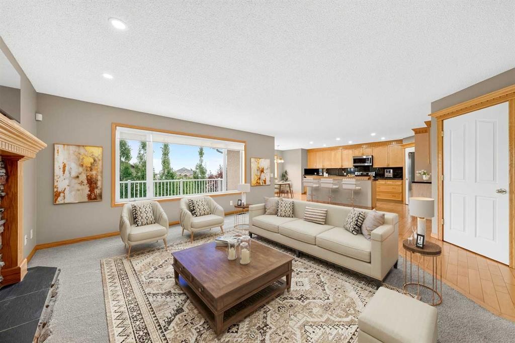 78 Hampstead View Nw, Calgary, AB - Indoor Photo Showing Living Room