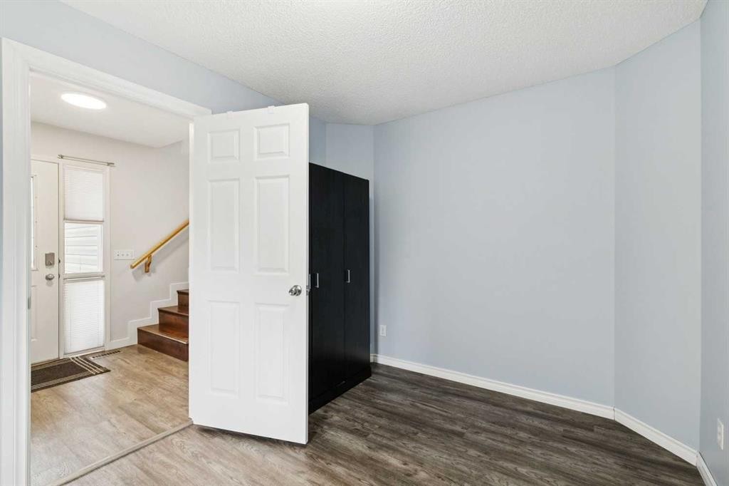 126 Somerglen Way Sw, Calgary, AB - Indoor Photo Showing Other Room