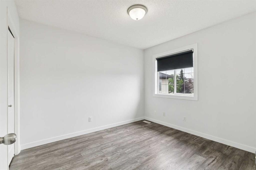 126 Somerglen Way Sw, Calgary, AB - Indoor Photo Showing Other Room
