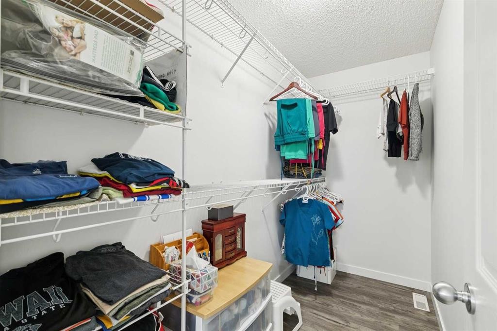 126 Somerglen Way Sw, Calgary, AB - Indoor