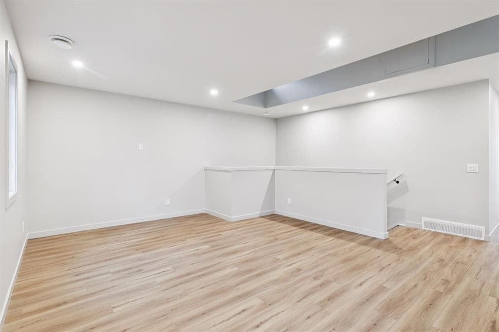 3607 7 Street Sw, Calgary, AB - Indoor Photo Showing Other Room
