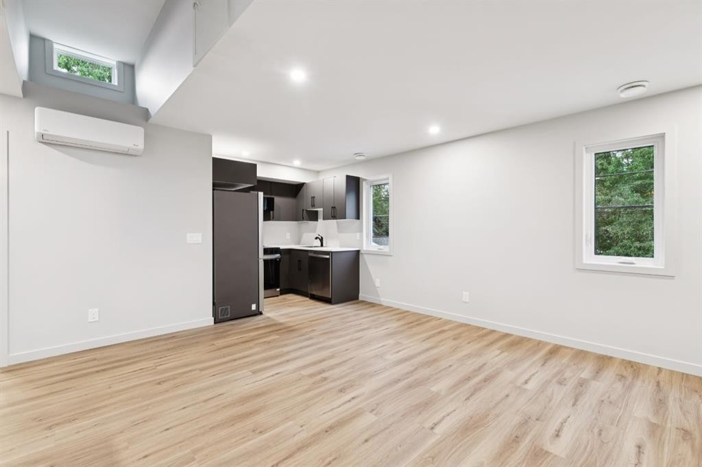 3607 7 Street Sw, Calgary, AB - Indoor Photo Showing Kitchen