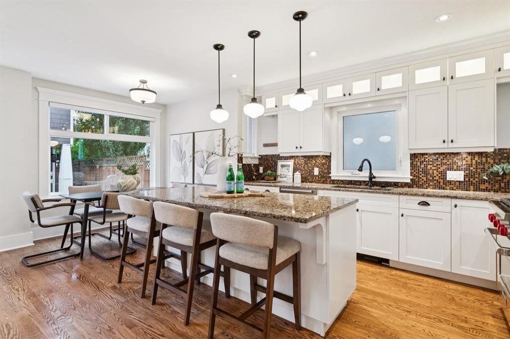 3607 7 Street Sw, Calgary, AB - Indoor Photo Showing Kitchen With Upgraded Kitchen
