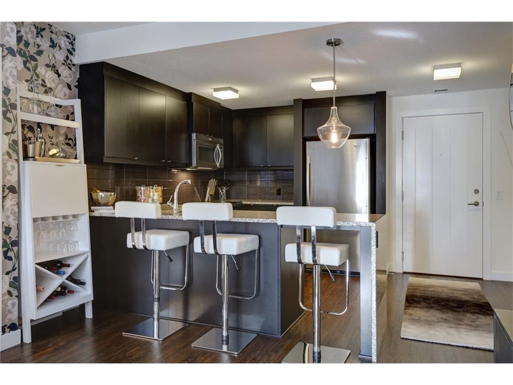 313-25 Aspenmont Heights Sw, Calgary, AB - Outdoor