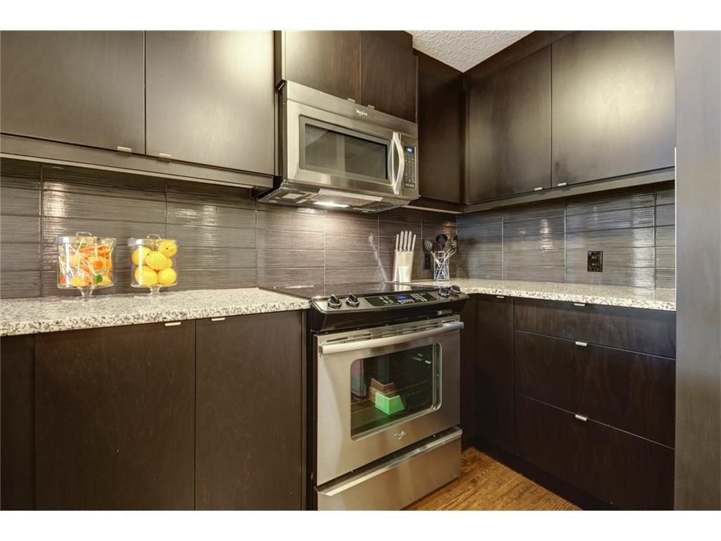313-25 Aspenmont Heights Sw, Calgary, AB - Outdoor