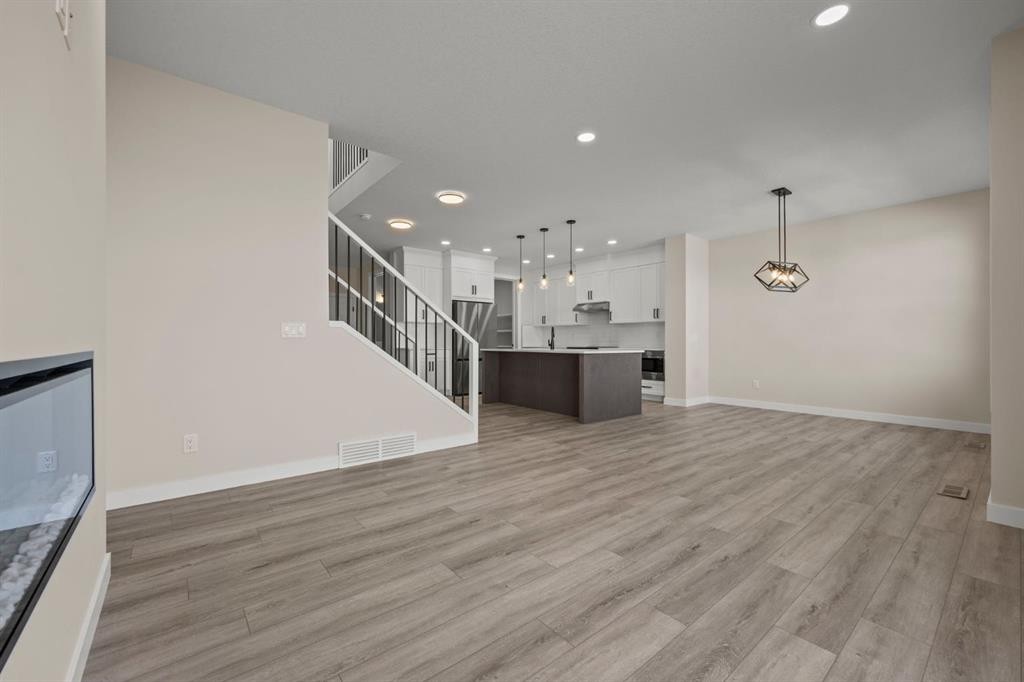 435 Kinniburgh Loop, Chestermere, AB - Indoor Photo Showing Other Room