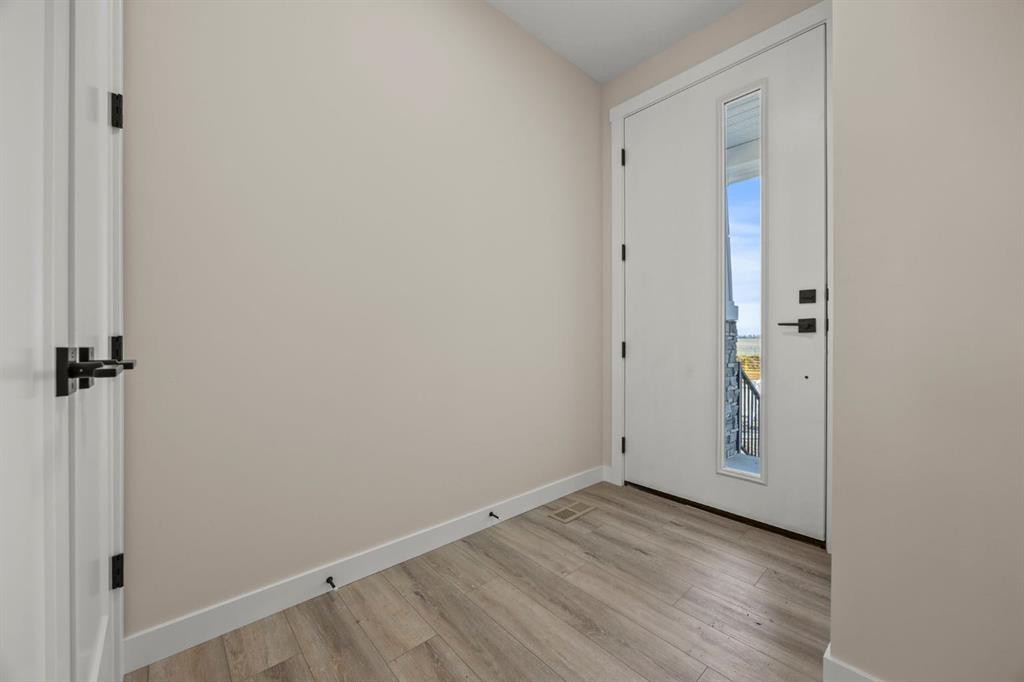435 Kinniburgh Loop, Chestermere, AB - Indoor Photo Showing Other Room