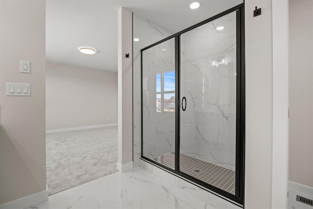 435 Kinniburgh Loop, Chestermere, AB - Indoor