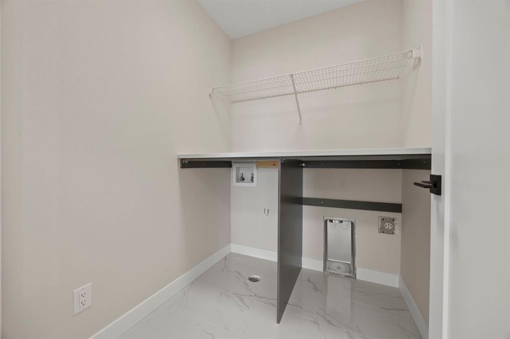 435 Kinniburgh Loop, Chestermere, AB - Indoor