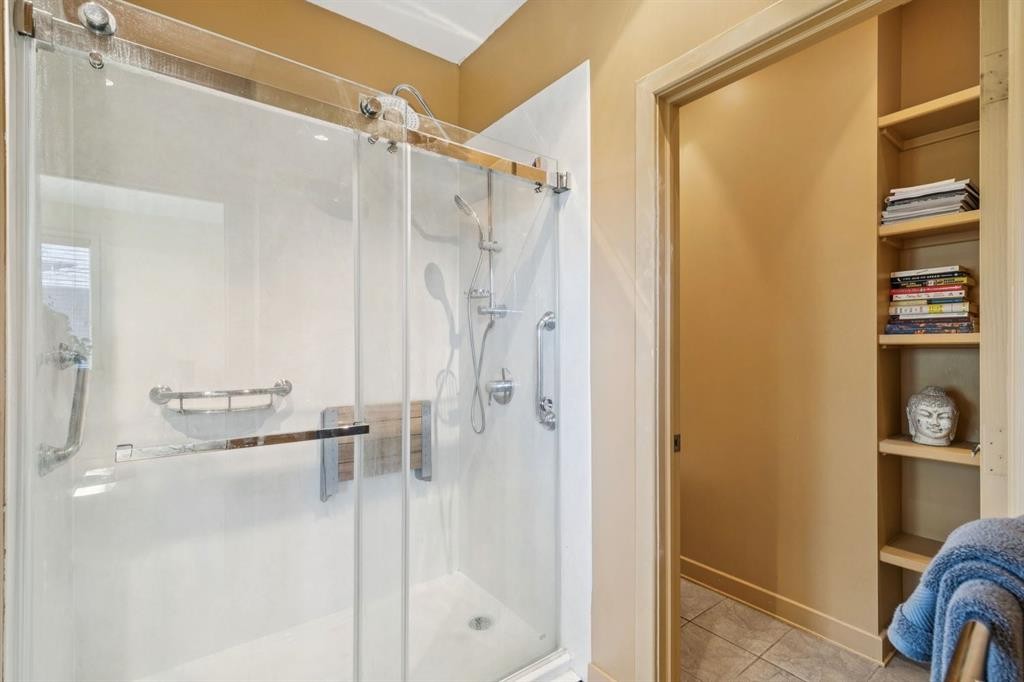 1717 7 Avenue Nw, Calgary, AB