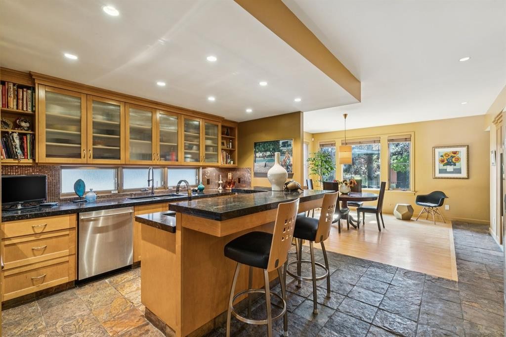 1717 7 Avenue Nw, Calgary, AB