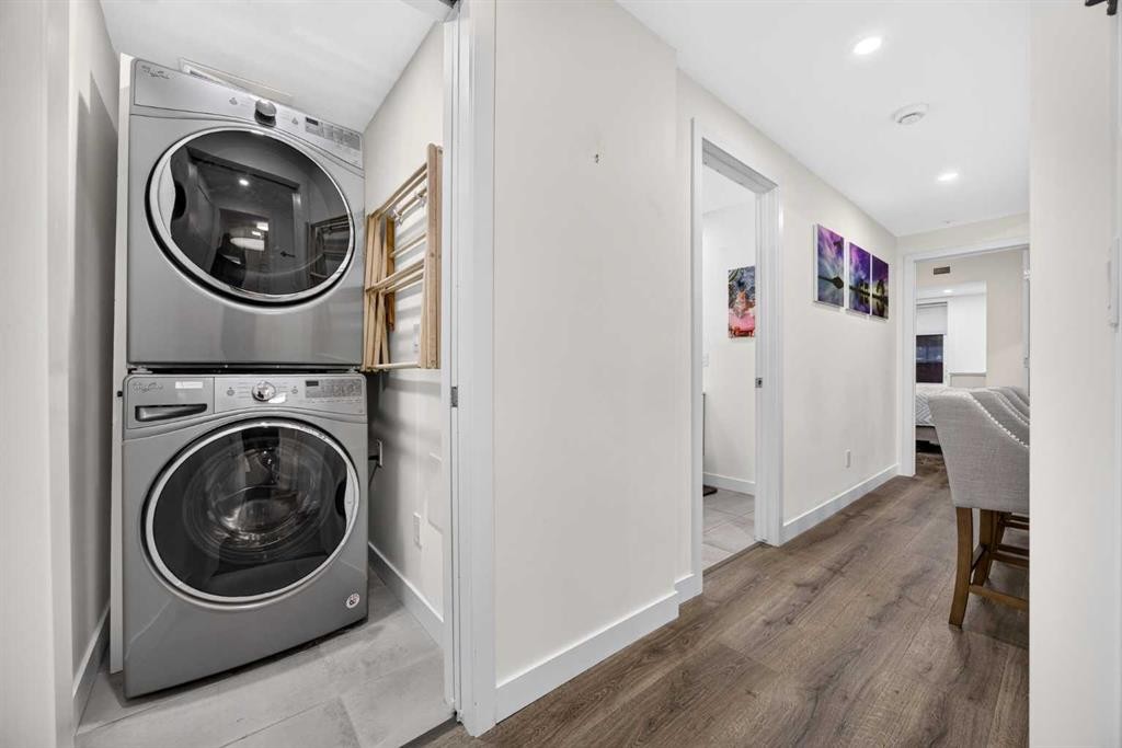 207-3450 19 Street Sw, Calgary, AB - Indoor Photo Showing Laundry Room