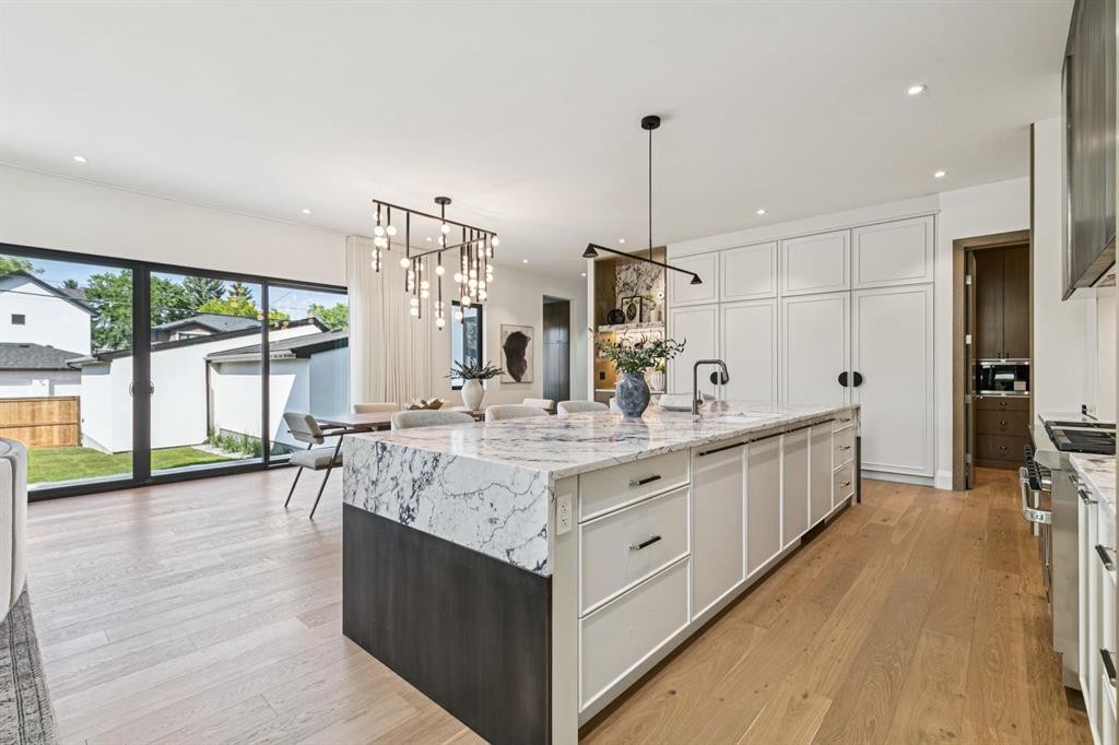 14 Lissington Drive Sw, Calgary, AB