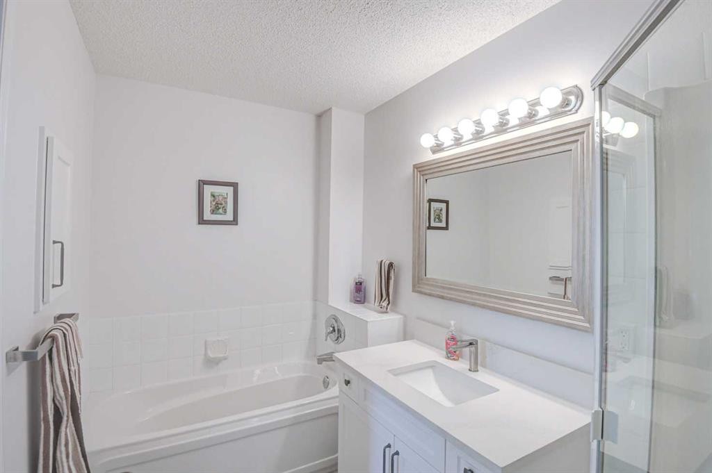 58 Sierra Morena Gardens Sw, Calgary, AB - Indoor Photo Showing Bathroom