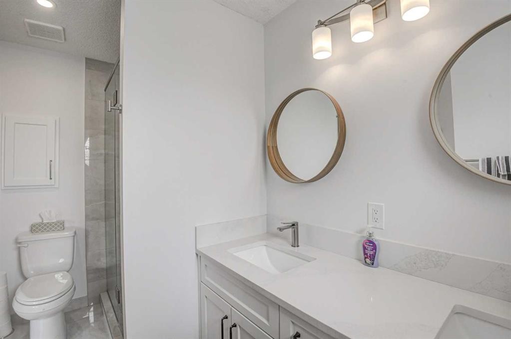 58 Sierra Morena Gardens Sw, Calgary, AB - Indoor Photo Showing Bathroom
