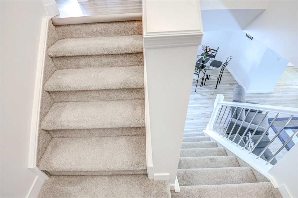 58 Sierra Morena Gardens Sw, Calgary, AB - Photo Showing Other Room