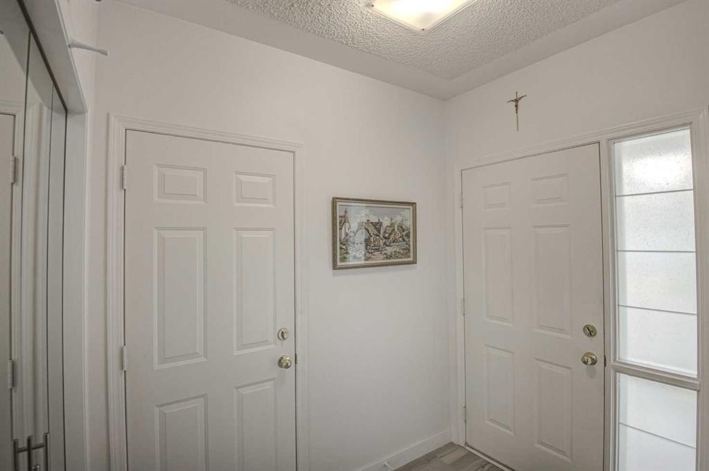 58 Sierra Morena Gardens Sw, Calgary, AB - Indoor Photo Showing Other Room