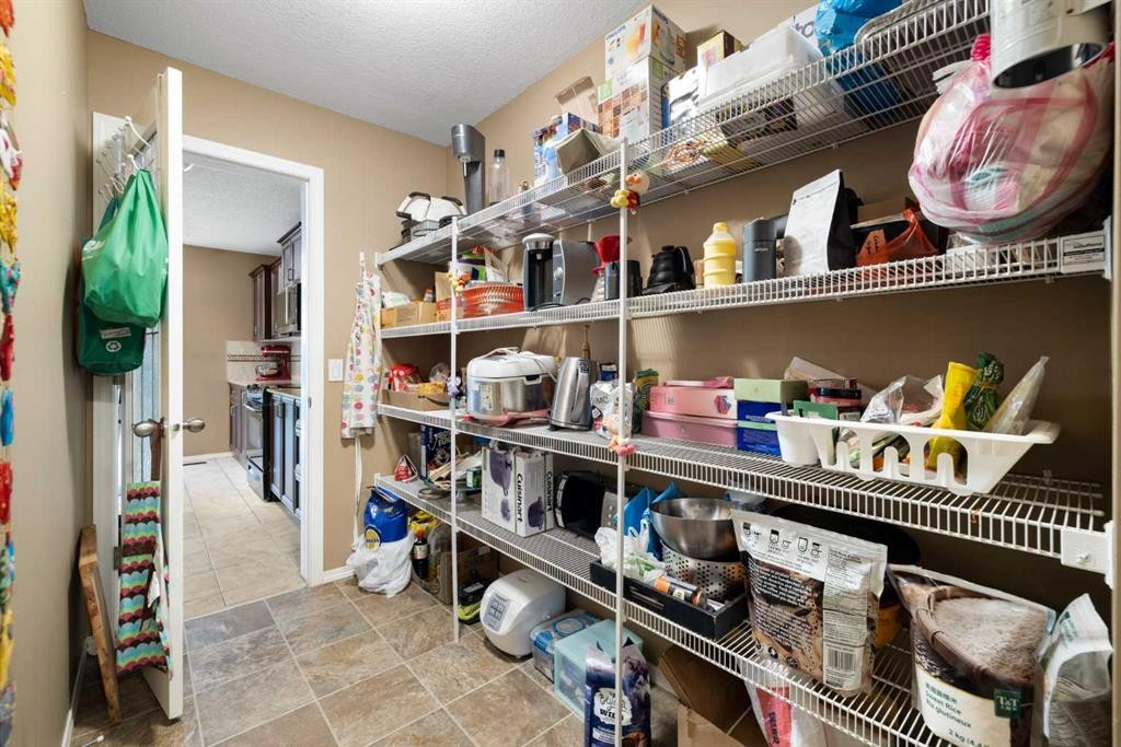 19 Silverado Skies Bay Sw, Calgary, AB - Indoor With Storage