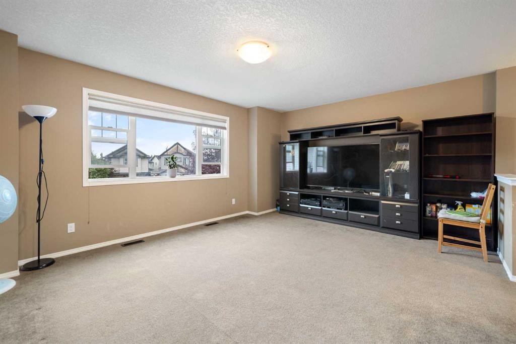 19 Silverado Skies Bay Sw, Calgary, AB - Indoor Photo Showing Other Room