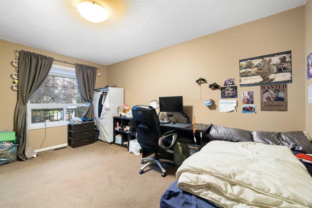 19 Silverado Skies Bay Sw, Calgary, AB - Indoor Photo Showing Other Room