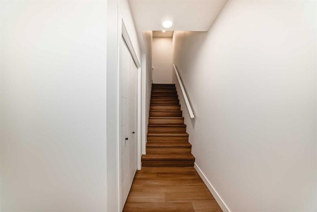 103 Osprey Hill Point Sw, Calgary, AB - Indoor Photo Showing Other Room