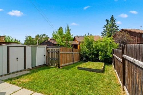 4227 49 Street Ne, Calgary, AB - Outdoor