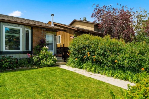 4227 49 Street Ne, Calgary, AB - Outdoor
