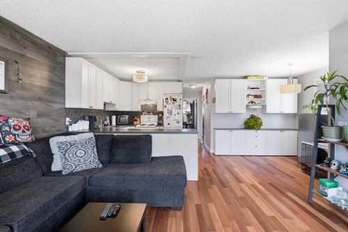 4227 49 Street Ne, Calgary, AB - Indoor