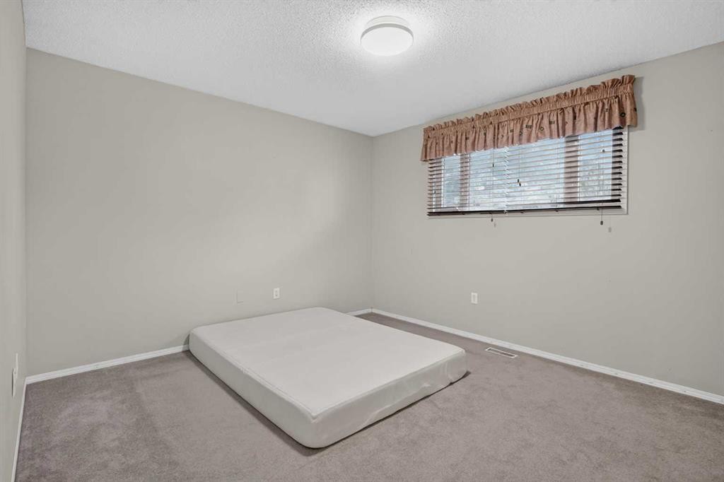 152 Maddock Way Ne, Calgary, AB - Indoor