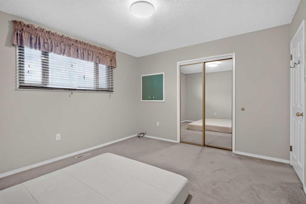 152 Maddock Way Ne, Calgary, AB - Indoor